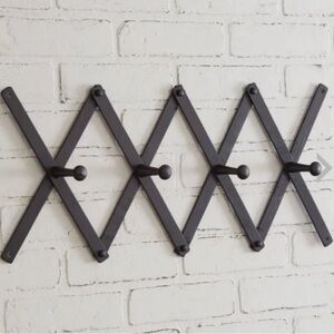 Expandable Wall-Mount Coat Rack in Black Metal - Home Wall Decor